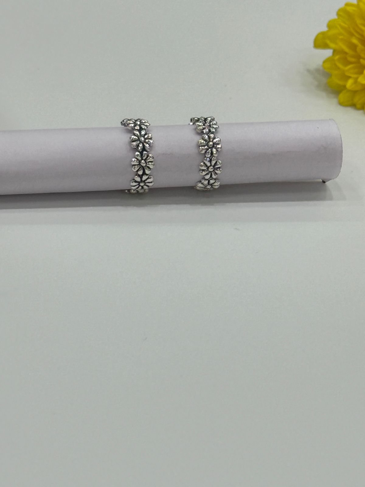 92.5 Silver Floral Antique Toe Ring 